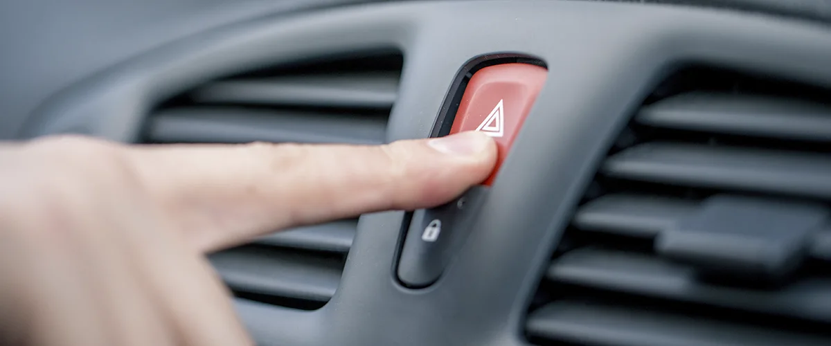 como_cuando_utilizar_luces_emergencia_1200x500