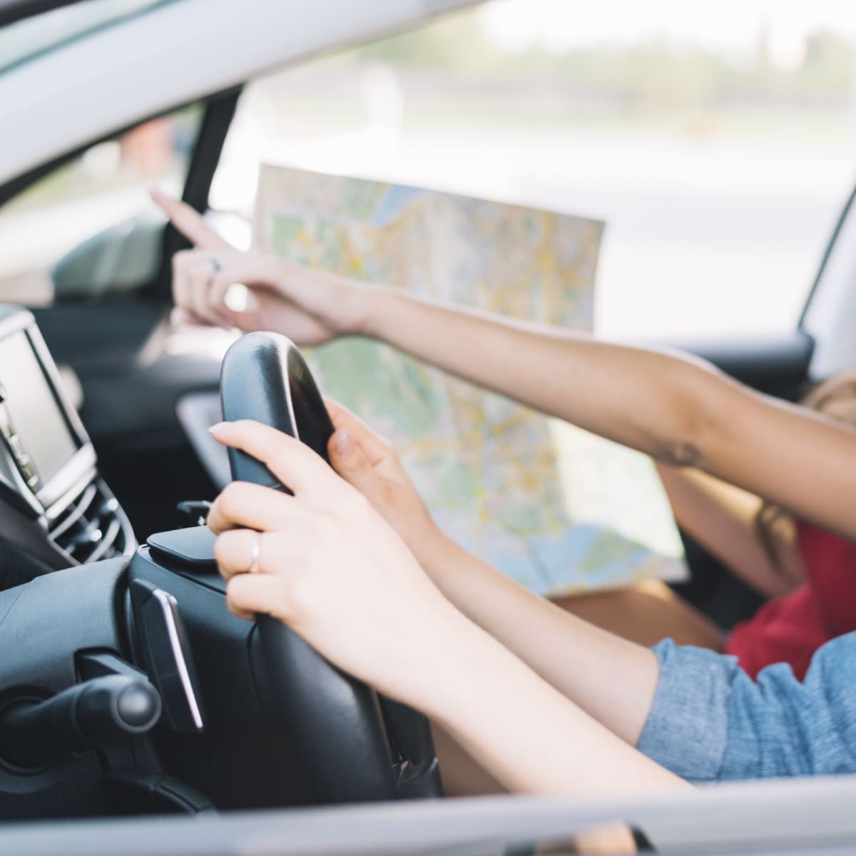 Como preparar o carro para viajar sozinho: dicas essenciais